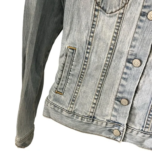 Old Navy light wash classic denim jacket size small lightweight jean jacket - Picture 4 of 5